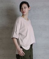 ピンクベージュ