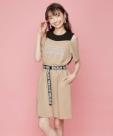 ベージュ