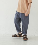 チャコールグレー