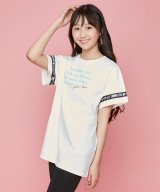 オフホワイト