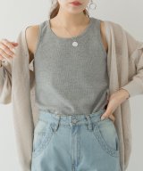 グレー