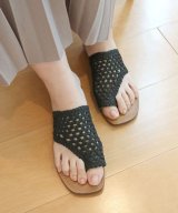 ブラック