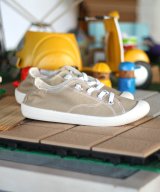 ライトベージュ