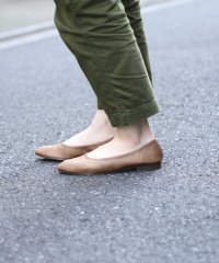 ELAMA/ハスキー husky Co.Ltd. ELAMA/エラマ 日本製 アーモンドトゥ 柔らか軽量フラットパンプス/504104595