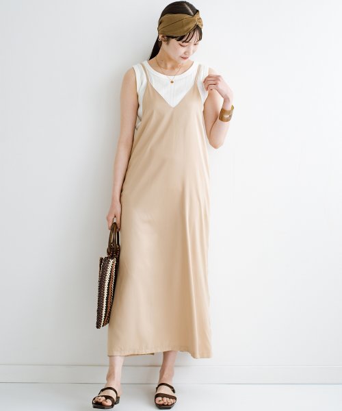 定番tシャツと一緒に着るだけでかわいくなれる マーメイドシルエットが女っぽいサテンキャミワンピースby Who Made Me ハコ Haco D Fashion