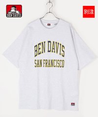 BEN DAVIS/【別注】【BENDAVIS】 ベンデイビス カレッジプリント 半袖 Tシャツ/504104036