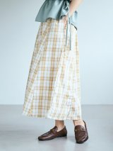 ベージュ