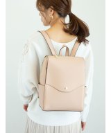 ピンクベージュ