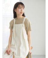 ベージュ