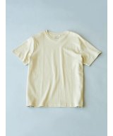 ベージュ