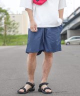 ブルー