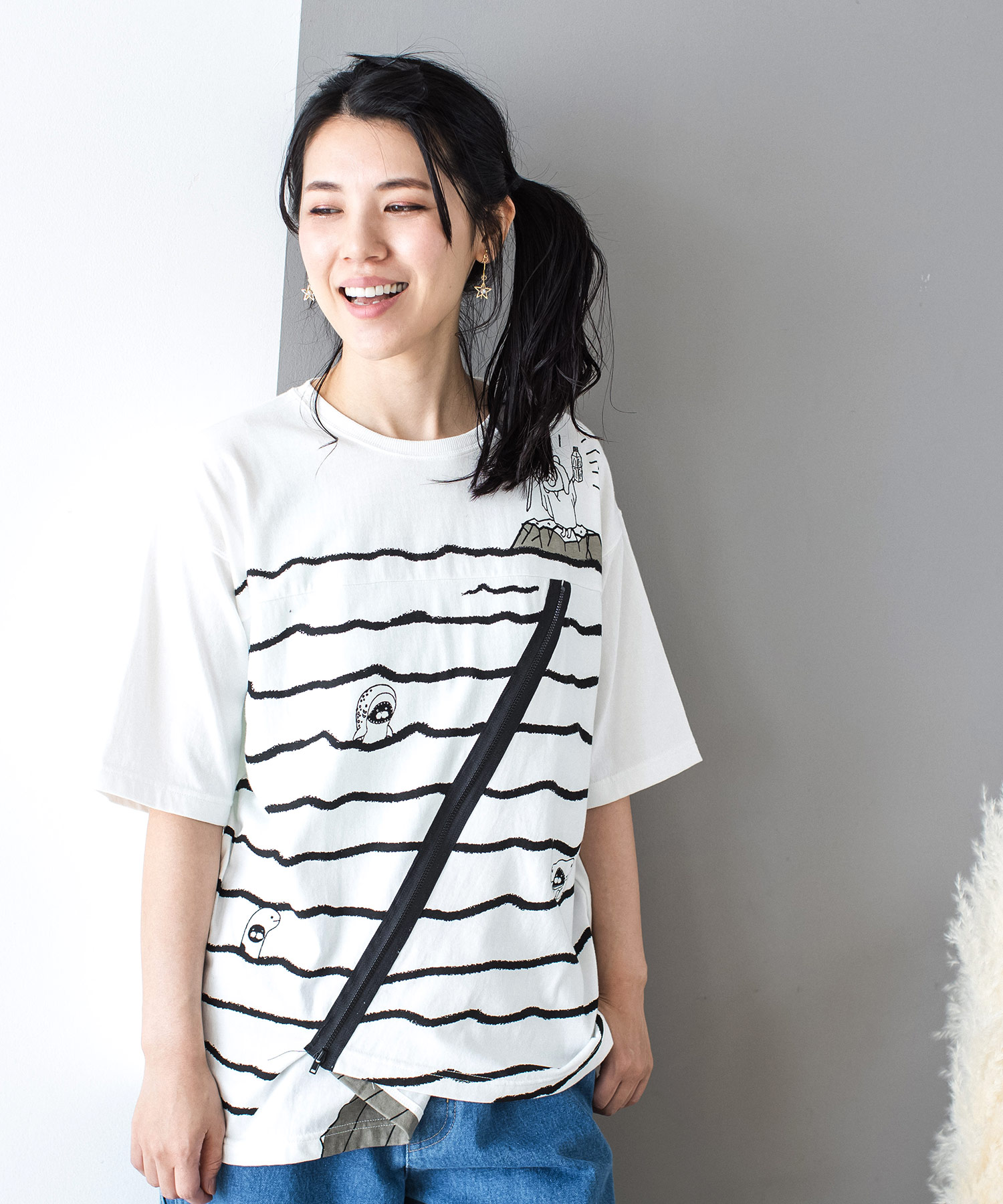 クーポン】【セール 30%OFF】クマの十戒柄ファスナーTシャツ