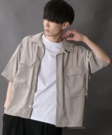 ベージュ