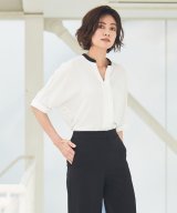 オフホワイト系