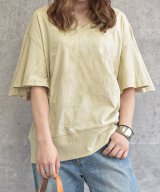 ベージュ