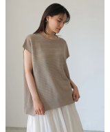 グレー