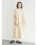 ベージュ