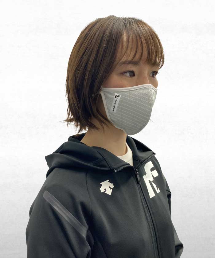 DESCENTE藤田菜七子コラボダウンジャケット