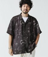 ブラック
