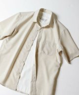 ベージュ