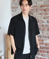 ブラック