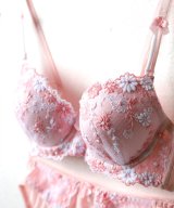 ピンク