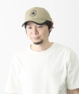 ベージュ