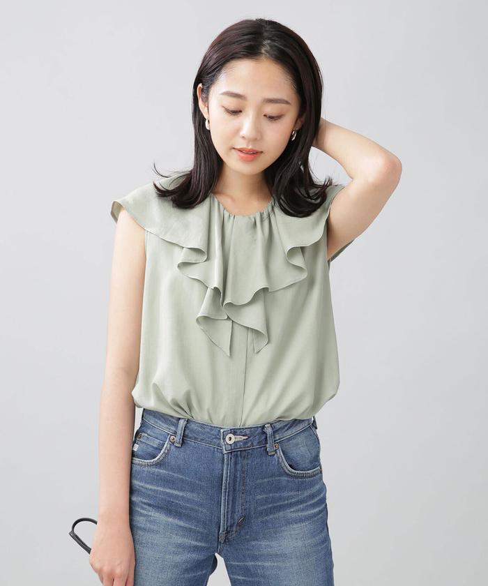 フロントラッフルノースリーブブラウス セール】フロントラッフルノースリーブブラウス/夏服/オフィス