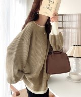 ベージュ