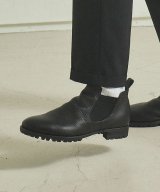 ブラック