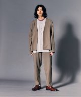 ベージュ(052)