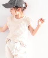 ベージュ