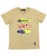 ベージュ