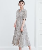 ベージュ