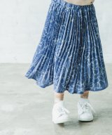 グレー