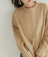 ベージュ
