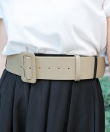ライトベージュ
