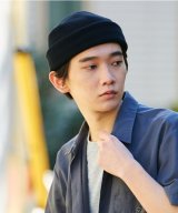 ブラック