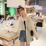 ベージュ
