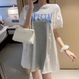 グレー