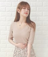 ベージュ