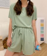 グリーン
