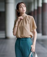 ベージュ