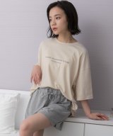 ライトベージュ
