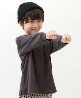 グレー
