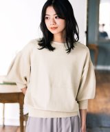 ライトベージュ