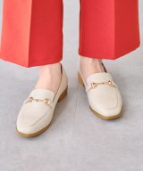 ベージュ