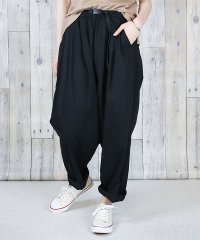 atONE/前バックルバルーンパンツ レディースファッション通販 パンツ ベージュ カーキブラック バックル ゆったりバルーンパンツイージーパンツ サーカスパンツ サルエル/504013012