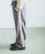 チャコールグレー
