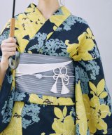 オフホワイト